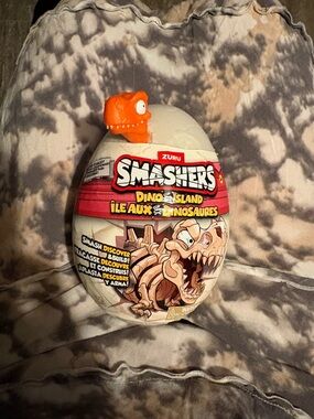 ZURU Smashers Dino Island Surprise Egg Toy - White & Orange